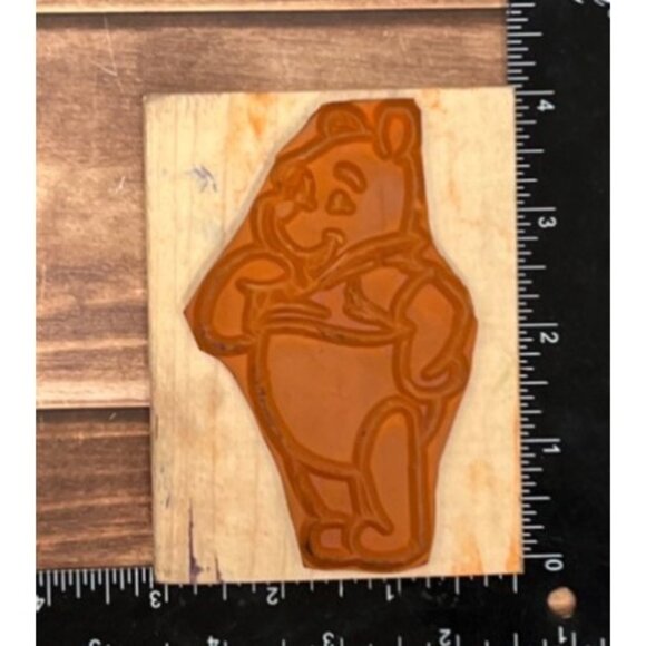DISNEY ALL NIGHT MEDIA 997-J03 LAUGHING POOH BEAR WOOD MOUNTED RUBBER STAMP - Picture 2 of 6